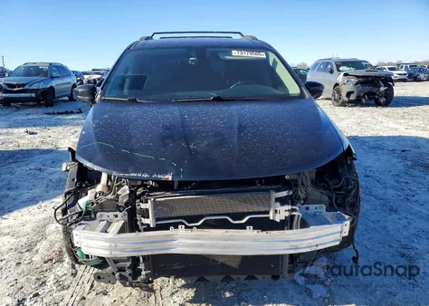 2019 Chrysler Pacifica Touring L z USA, uszkodzony, nr VIN 2C4RC1BG2KR650181